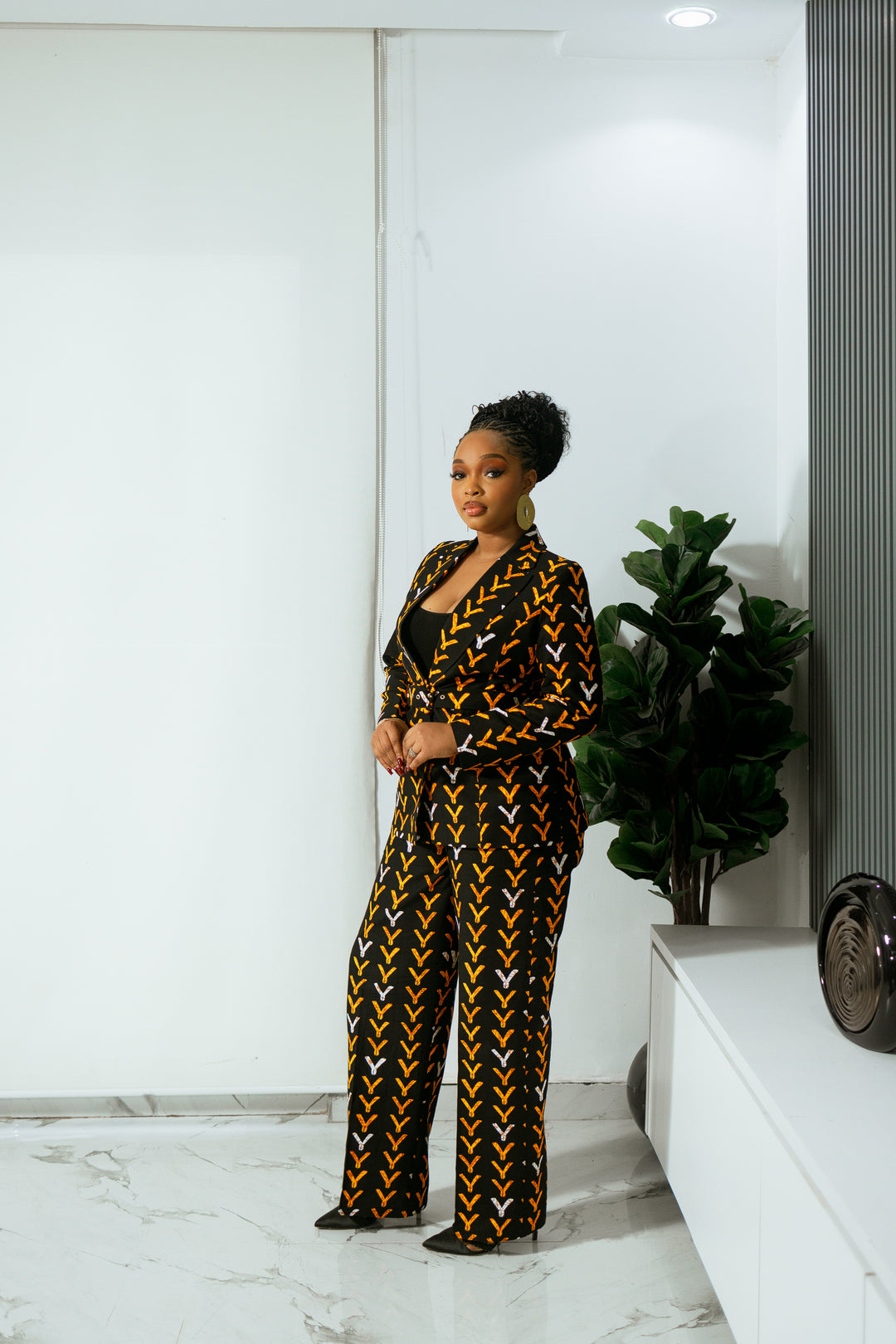 BLAZER DE CALÇA LERATO COM ESTAMPA AFRICANA